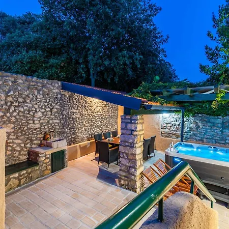 Holiday Bepo I Zara Holiday home Sukosan