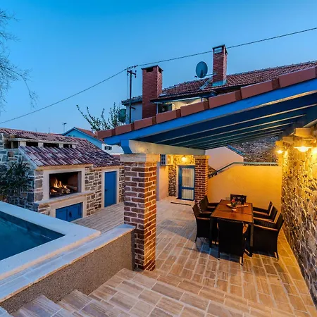 Holiday home Holiday Bepo I Zara Sukosan